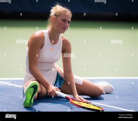 5,670 Marta Kostyuk Photos & High Res Pictures.